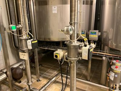 Overview picture of pressure/flow/temperature meter (6x)